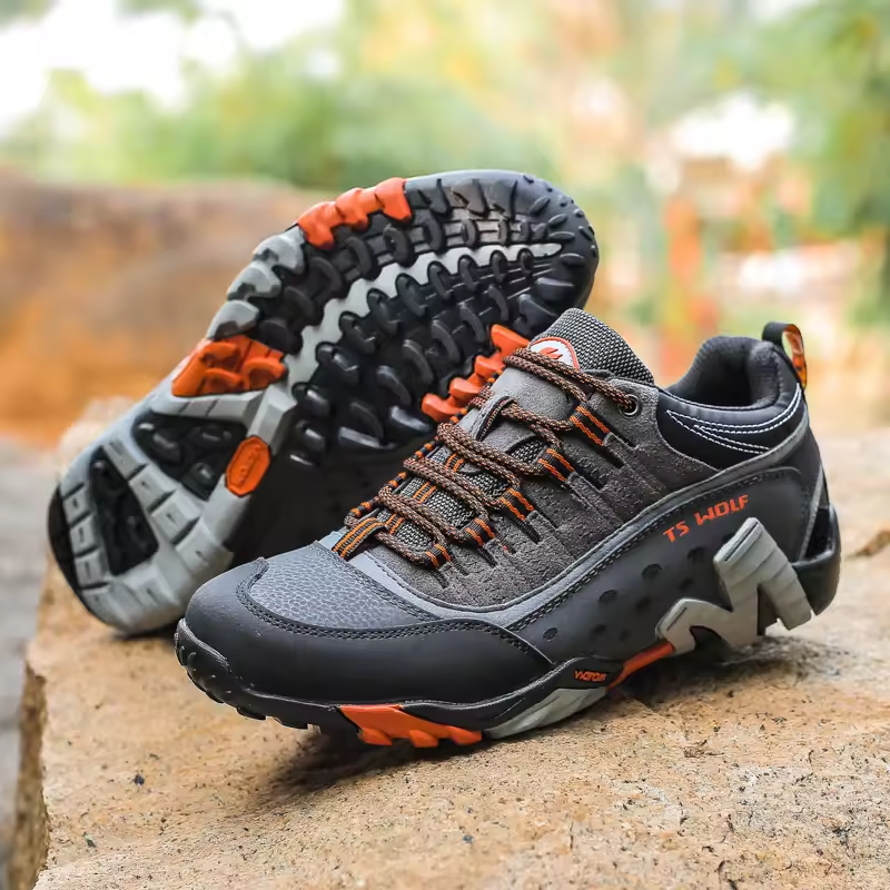 Genuine Leather Hiking Shoes Men Waterproof Outdoor Couple Trekking Shoes Non Slip Climbing Sports Shoes Men Sneakers