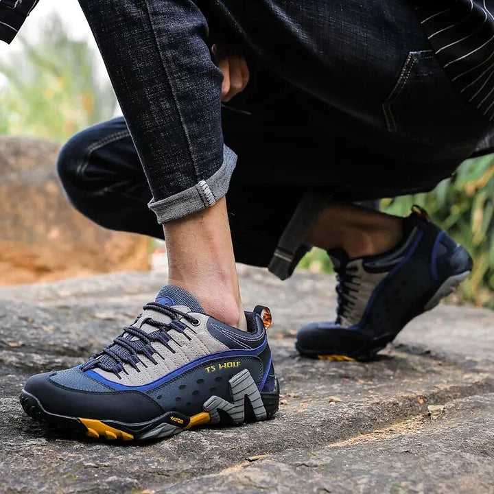 Hiking Shoes Breathable Anti-skid Rock Climbing Shoes Man High Quality Couple Trekking Trail Sneakers